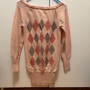 Argyle Pattern Off-Shoulder Long Tunic Shirt - Pink and Grey - XS